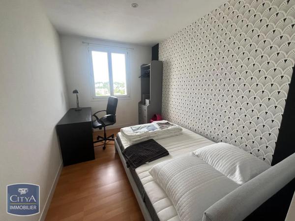 Appartement à louer 4 pièces 83.33m²