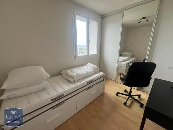 Appartement à louer 4 pièces 83.33m²