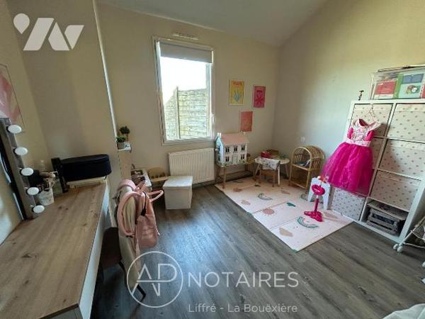 Charmante maison en pierres rénovée de 72 m² - Terrain de 260 m² environ.
Laissez-vous séduire...