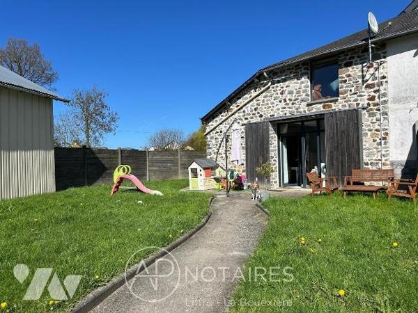 Charmante maison en pierres rénovée de 72 m² - Terrain de 260 m² environ.
Laissez-vous séduire...