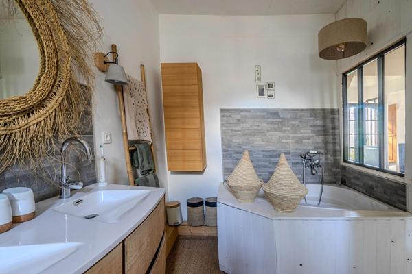 Maison familiale de caractère rénovée dans un esprit loft à Guérande