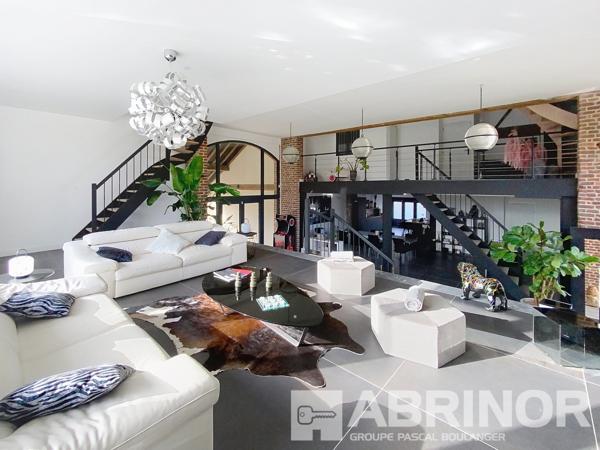 GRANGE RENOVEE DE 423 m² HABITABLES ORCHIES