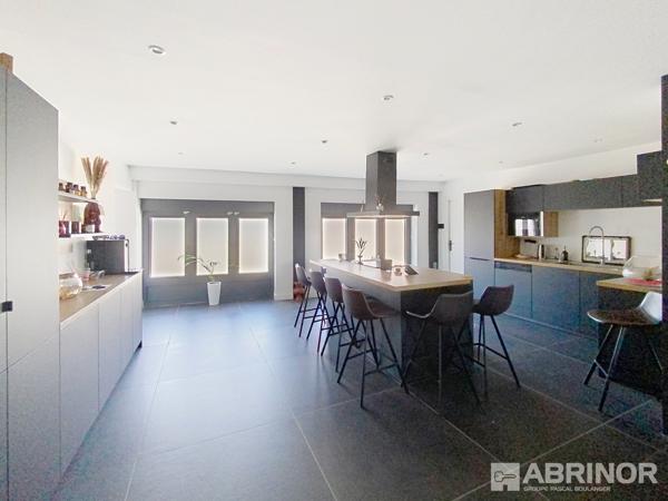 GRANGE RENOVEE DE 423 m² HABITABLES ORCHIES