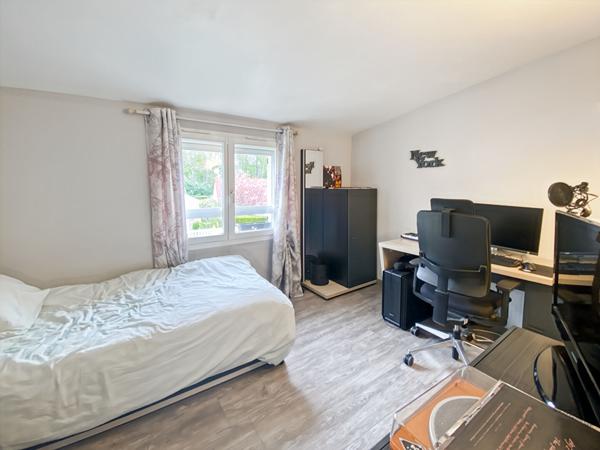 Maison COUP DE COEUR sur le DOMAINE DES TREMBLAYS 102 m2 sur 312 m2 avec 3 chambres et garage.