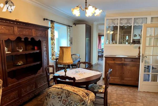 A VENDRE A NOYALO - ENVIRONNEMENT EXCEPTIONNEL - MAISON en PIERRE de "1800"