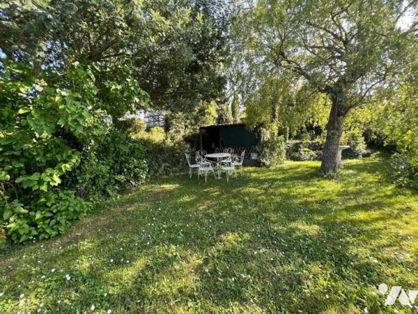 A VENDRE A NOYALO - ENVIRONNEMENT EXCEPTIONNEL - MAISON en PIERRE de "1800"