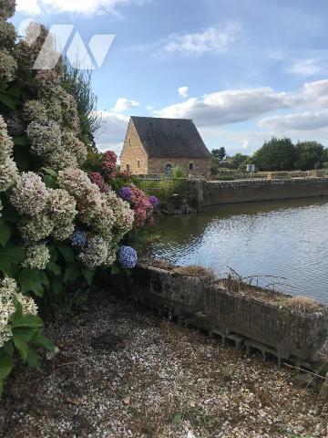 A VENDRE A NOYALO - ENVIRONNEMENT EXCEPTIONNEL - MAISON en PIERRE de "1800"