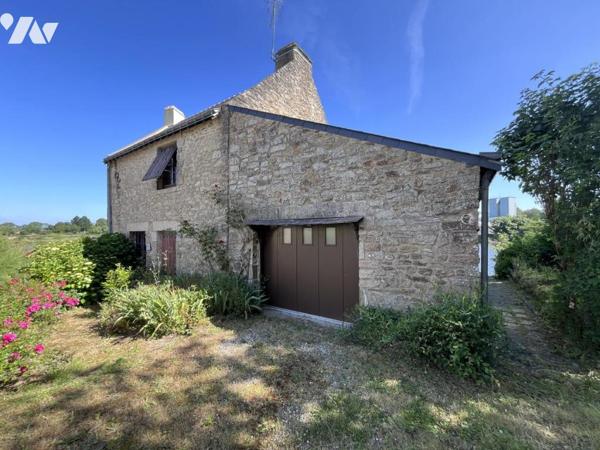 A VENDRE A NOYALO - ENVIRONNEMENT EXCEPTIONNEL - MAISON en PIERRE de "1800"