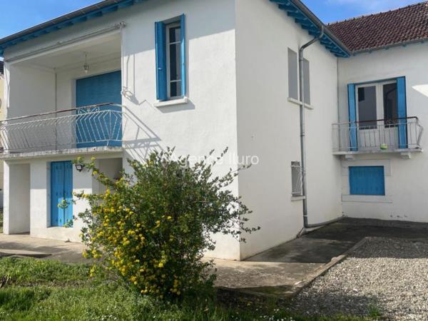 Maison - Oloron-sainte-marie - Réf.:205397 EXCLUSIVITE - MAISON DE VILLE T6 AUX BEAUX VOLUMES AVEC JARDIN ET GARAGE -