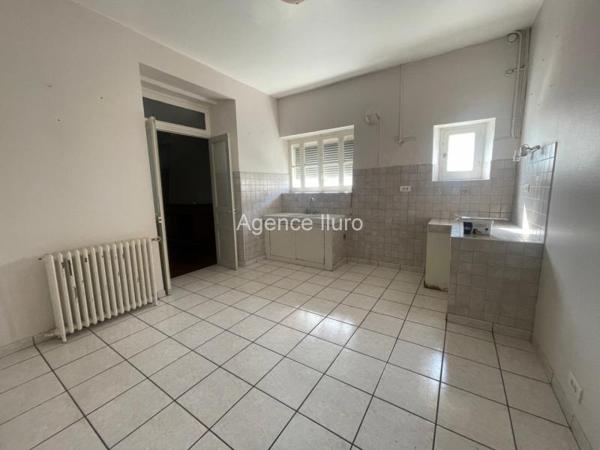 Maison - Oloron-sainte-marie - Réf.:205397 EXCLUSIVITE - MAISON DE VILLE T6 AUX BEAUX VOLUMES AVEC JARDIN ET GARAGE -