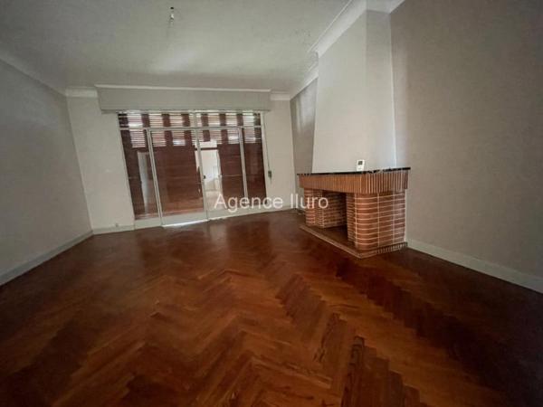 Maison - Oloron-sainte-marie - Réf.:205397 EXCLUSIVITE - MAISON DE VILLE T6 AUX BEAUX VOLUMES AVEC JARDIN ET GARAGE -