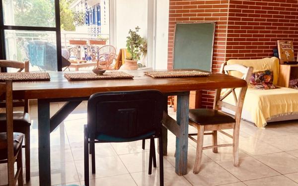 Immeuble à vendre    4 pièces • 238,15 m2 Port-Louis