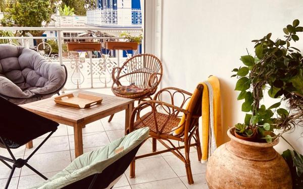 Immeuble à vendre    4 pièces • 238,15 m2 Port-Louis