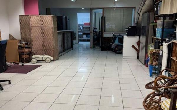 Immeuble à vendre    4 pièces • 238,15 m2 Port-Louis