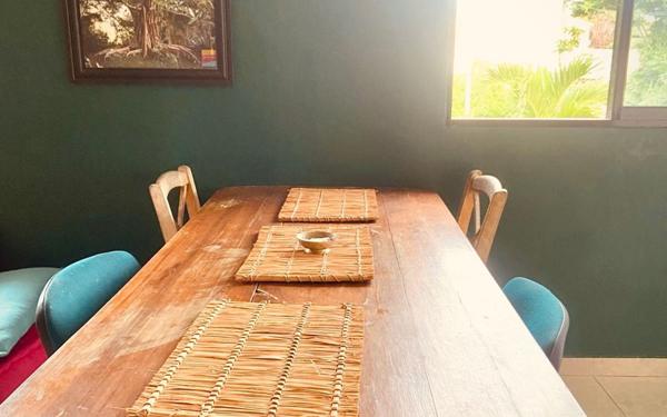 Immeuble à vendre    4 pièces • 238,15 m2 Port-Louis