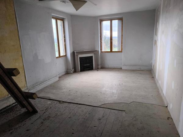 Appartement en duplex à finir dans une belle petite copropriété avec parking