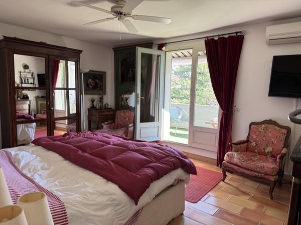 Les Angles (30133) Maison de charme avec grand terrain