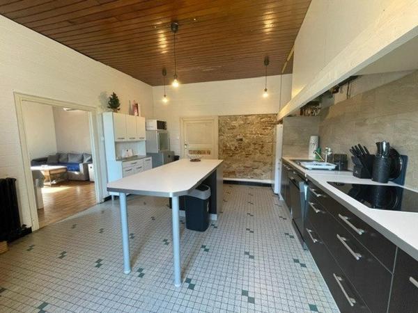 Petite maison en pierre climatisée
