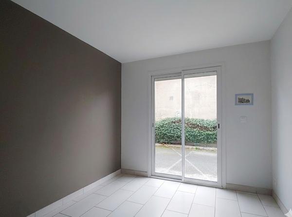 Rare à Lons - A vendre Maison de ville plain-pied de 2011 avec 4 chambres et un grand garage - DPE Classe B: