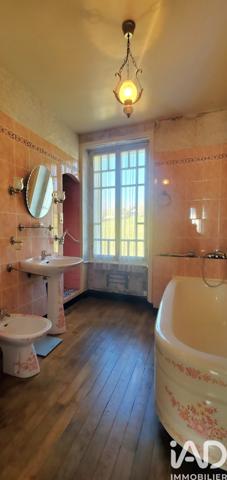 Maison à vendre 11 pièces 283,5 m² Neuvic