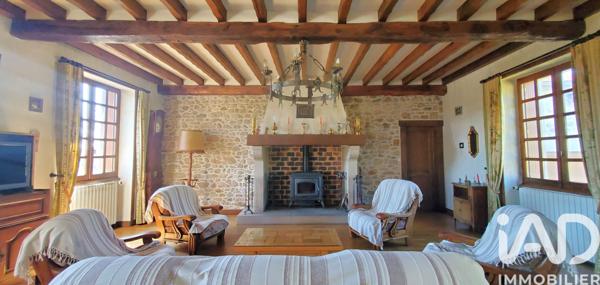 Maison à vendre 11 pièces 283,5 m² Neuvic