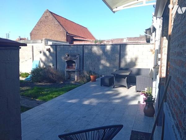 Maison semi individuelle avec garage 