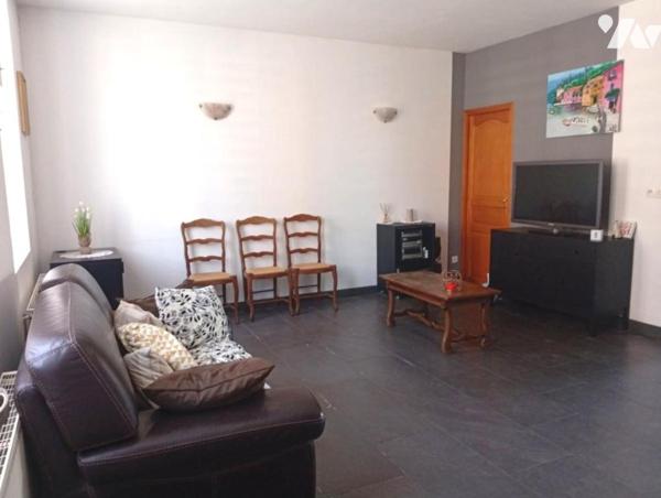 Maison semi individuelle avec garage 