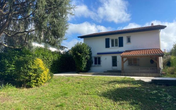 Maison à vendre    9 pièces •  Bayonne