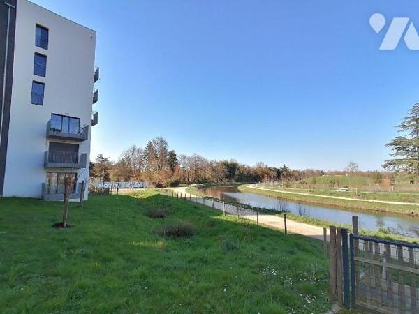 NOUVEAUTE TRENTE CINQ NOTAIRES !!! rue de la Plaisance, proche canal Saint-Martin, au rez-de-ch...