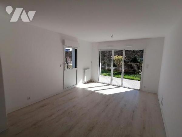 NOUVEAUTE TRENTE CINQ NOTAIRES !!! rue de la Plaisance, proche canal Saint-Martin, au rez-de-ch...