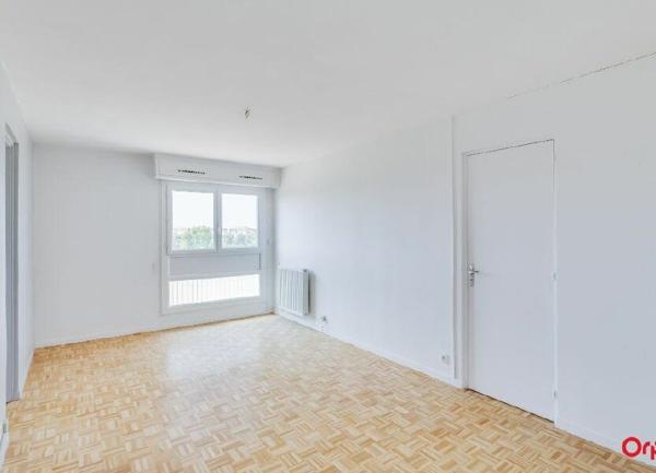 Appartement à louer    1 pièce • 44 m2 Marseille 12