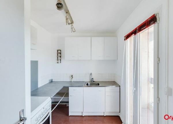 Appartement à louer    1 pièce • 44 m2 Marseille 12