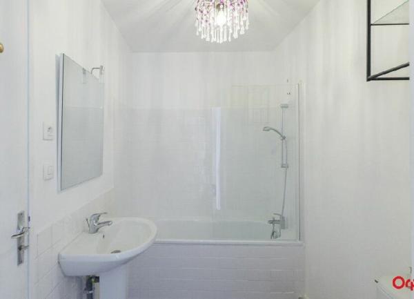 Appartement à louer    1 pièce • 44 m2 Marseille 12