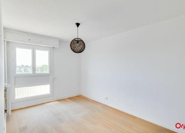 Appartement à louer    1 pièce • 44 m2 Marseille 12