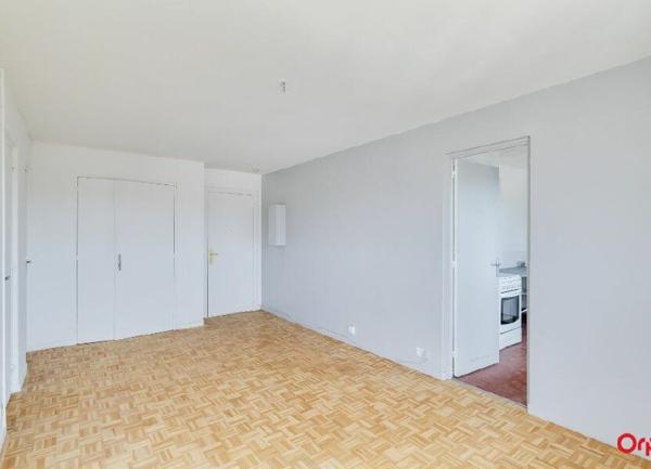 Appartement à louer    1 pièce • 44 m2 Marseille 12