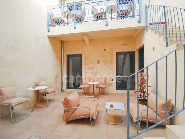 GARD (30) LE GRAU-DU-Roi (30240) à vendre Murs & fonds fonds de commerce hôtel -10 ch de 200 m 2 à 100 m plage et port.