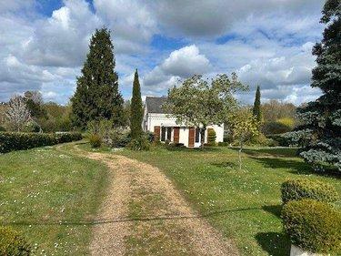 Maison à vendre à Baugé-en-Anjou dans le Maine-et-Loire (49150), ref : LB/2575 CENTRE Maison à vendre à Baugé-en-Anjou dans le Maine-et-Loire (49150), ref : LB/2575 CENTRE