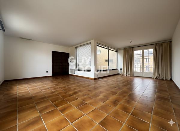 MAISON À VENDRE DE 8 PIÈCES DE 264,00 M²