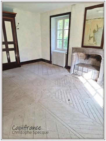 Maison à vendre en pierre de 143 m² habitable , grange, terrain CELLES SUR DUROLLE (63)