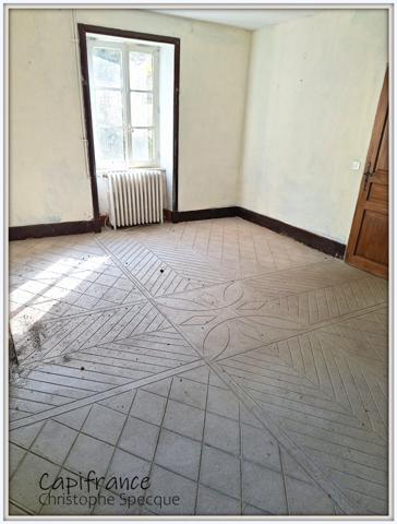 Maison à vendre en pierre de 143 m² habitable , grange, terrain CELLES SUR DUROLLE (63)