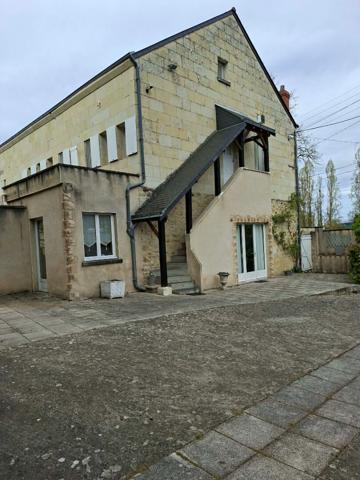 Saumur, Quartier de St-Hilaire-St Florent, maison de caractère avec piscine chauffée, 225 m²