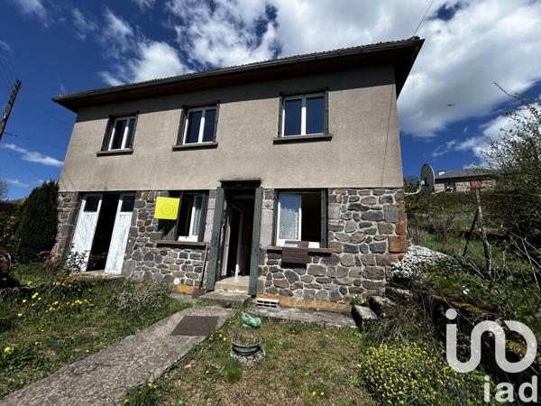 Maison 6 pièces de 90 m² à Allanche (15160)