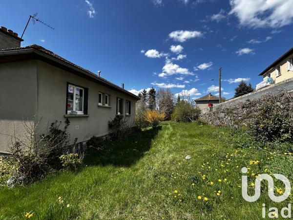 Maison 6 pièces de 90 m² à Allanche (15160)