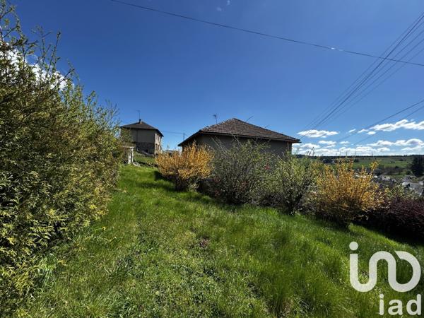 Maison 6 pièces de 90 m² à Allanche (15160)