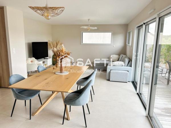 maison très récente, la campagne à la ville, proche de toutes commoditées à pied, belle pièce de vie, vie de plain pied