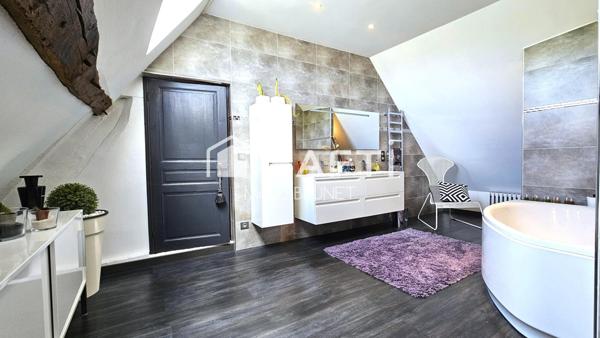 Propriété de charme en pierre avec piscine chauffée