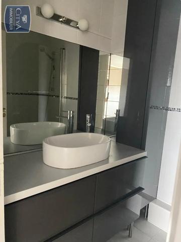 Appartement à louer 2 pièces 66.5m² Arras (62000)