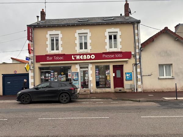 Fonds De Commerce
        
        - 110 m²