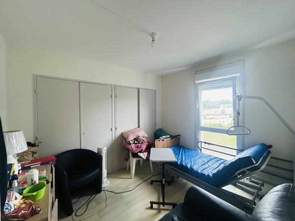 A SAISIR GRAND CHARMONT APPARTEMENT F3
