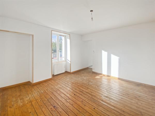 Maison Gaillon Sur Montcient 2 pièce(s) 46.27 m2